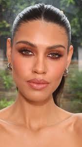 Liza Soto's Instagram, Twitter & Facebook