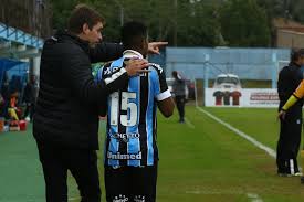Guilherme alecsander machado guedes, commonly known as guilherme guedes, is a brazilian footballer who currently plays as a left back for gr. Renato Quer Mas Ainda Nao Conseguiu Subir Jogador Da Base Do Gremio Jb Filho Reporter