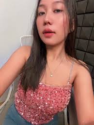 Melissa Hinson's Instagram, Twitter & Facebook