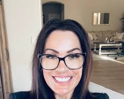 Janeth Carreon's Instagram, Twitter & Facebook