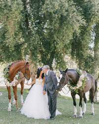 28 Meaningful Ways To Honor A Pet At Your Wedding Horse Wedding Equestrian Wedding Wedding Pets