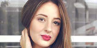 Rowling named her daughter after jessica mitford, the british investigative journalist and activist. J K Rowling S Daughter Jessica Arantes Wiki Bio Job Husband Net Worth