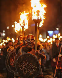 Pin By Michelle Perkins On Oh The Places I Wanna Go In 2020 Edinburgh Scotland New Year In Scotland Edinburgh Hogmanay