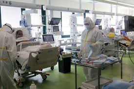 De la mare la mic. Guvernul A Aprobat Sporuri De 75 85 Pentru Personalul Medical Implicat In Lupta Cu Covid 19