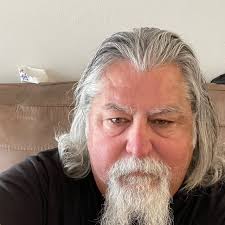 Mi nombre es Kim, vivo cerca de ti. ¿Me aceptas? 🥺