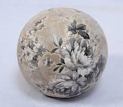 Garten oder terrasse mit runden formen schmücken, die über und über mit gläsernen kugeln bedeckt sind. Edle Grosse Landhausstil Rosenkugel Beetkugel Gartenkugel Dekokugel O 16 Cm Grun Gartenkugeln Garten