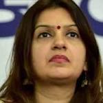 Congress spokesperson approaches cops after