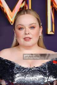 What is the significance of blue eyes at awards shows?