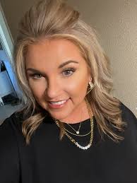 I am looking for a vintage birthstone ring April is the month thank you.  Looking to buy❤️