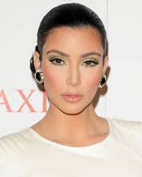 21 Red Carpet And Runway Looks That Have Elle S Beauty Department Hooked Kim Kardashian Makeup Celebrity Makeup Kardashian Makeup
