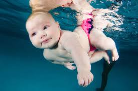 Once you get up, tilt your head downward to allow the water drain out. Baby Care Games Baby Swimming Underwater