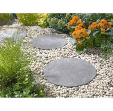 Rasenkanten dienen dazu, beete einzufassen. Naturstein Trittstein Graphit O 30 Cm Kaufen Bei Obi Trittsteine Trittsteine Garten Natursteine