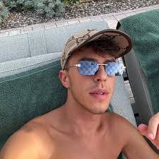 Joy Marsh's Instagram, Twitter & Facebook