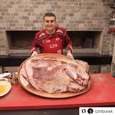 من اشهر الطباخين في تركيا والعالم الشيف بوراك Cznburak يقدم اشهر المأكولات واجمل العروض الشيف في مطعم المدينة مطعم المشاهير من ا Food The Incredibles Yummy