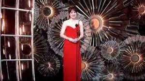 As popsugar editors, we independently select and write about stuff we love and think you'll like too. Dakota Johnson Presenting Maroon 5 At The Oscars 2015 Youtube