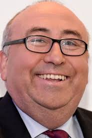 Ce jeudi 16 juillet, dans sa chronique, emmanuel lechypre est revenu sur les écarts de prix des assurances habitation selon les régions. Emmanuel Lechypre Celebrite Conferencier En Entreprise Et Journaliste Animateur