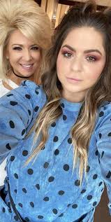 Renowned medium Theresa Caputo sits down with Ana Navarro and Sunny Hostin  for a reading to see who from their past is still a presence in their lives.