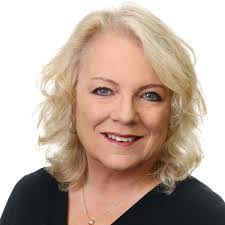 Kerry Strange's Instagram, Twitter & Facebook