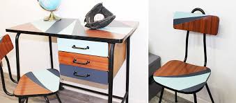 More over repeindre un meuble en bois en noir has. Diy Moderniser Et Relooker Vos Meubles En Formica Avec De La Peinture