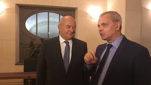 Monsieur emmanuel denis est maire de tours depuis le 03/07/2020. Christophe Bouchet Designe Par Les Elus De La Majorite Pour Devenir Le Futur Maire De Tours