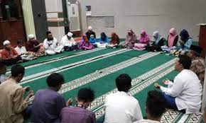 Tafsir mimpi nomor 00 ├ penyair ├ tapir ├ kupas kelapa ├ sempritan ├ tanggalan ├ pindah rumah ├ bulan ├ kumbo karno ├ kerbau. Yasinan Dan Tahlilan Cara Sekelompok Remaja Jakarta Bangun Soliditas