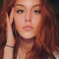 Sarah Eperjesi's Instagram, Twitter & Facebook