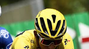 Le maillot jaune est un maillot distinctif de couleur jaune porté par le coureur occupant la première place d'un classement au cours de certaines compétitions de cyclisme sur route, en particulier lors du tour de france au moins depuis 1919. Tour De France Gagner C Est Comme Une Drogue Pour Egan Bernal