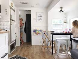 Today, i'm diving into the positive benefits of living small and how. Small Space Living At Its Finest A Family Of 5 S Inspiring Black White Rv Francois Et Moi