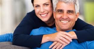 namorar alguem mais velho Matosinhos Portugal : homens solteiros mais ricos  do Lagos Portugal (I9KU2H)