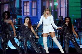 taylor swift debuts christmas tree farm live at capital