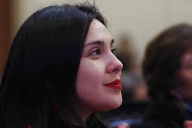 Por resentidofebrero 10, 2021febrero 10, 2021uncategorizeddeja un comentario en karol cariola a concejal udi «si no entiende la diferencia de una niña de 12 años con un hombre adulto de. Video Captan A Karol Cariola Bajandose De Su Auto Para Hacer El Que Baila Pasa En La Ruta 68