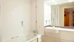 Up to two kids will eat breakfast free each day, too. Hotels Nahe Bank London City Premier Inn