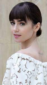 Fake Pony Frisur Trends 2018 Neueste Frisuren Frisuren Mit Pony Ponyfrisuren Coole Frisuren