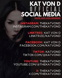 DARKWAVE sunglasses Are up and comes in 4 different colours! Go check  @vondshoes website to get your pair!