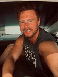 Reed Harvey (@harveyjuniormusic) • Instagram photos and videos