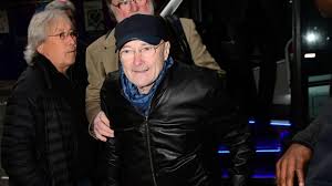 Phil collins north america tour 2021. Phil Collins In A Wheelchair Concern About The Singer S State Of Health Archyworldys
