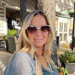 Jennifer Joyal's Instagram, Twitter & Facebook