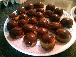 Preheat oven to 425 degrees f. In Venezuela We Call This Profiterol I Believe They Re Choux In The Rest Of The World Baking