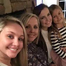 Nicole Krueger (@NinnicoleNicole)