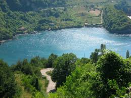 Batı karadeniz'deki kartpostallık bir manzaraya sahip olan gideros koyu sessiz sakin bir tatil isteyenler için âdeta biçilmiş bir kaftan niteliğinde. Kastamonu Cide Gideros Koyu Dogal Sit Alani