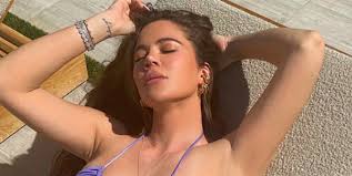 The kardashian family faced backlash for trying to scrub an unedited photo of khloé kardashian from the the kardashian team has spent days desperately trying to scrub a very normal but unedited. Qinwp4oza67zim