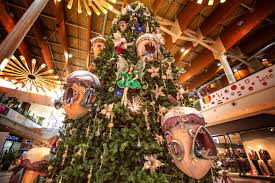 In plus, nu se matura in prima. Orar Special De Sarbatori La Iulius Mall Patinoarul E Deschis In Prima Zi De Craciun