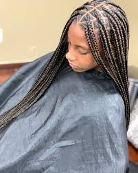 Medium Sized Knotless Box Braids Perfect For The Summer Book Appt Today Howtostyleboxbraids Box Braids Hairstyles Box Braids Pictures Box Braids Styling