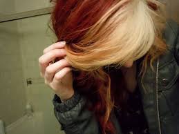 Blonde hair with red highlights is for the daring and adventurous at heart and is the favorite hair color for hot women. Nikki5516 Photo Weheartit Scene Hair Tumblr Hair Auburn Blonde Hair