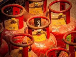 19-kg commercial LPG cylinder price hiked by Rs 993; Delhi rate now at Rs 3,071.50