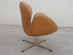 Alle sessel & stühle (101) esszimmerstühle (35) schaukelstühle (11) lounge sessel (36) bürostühle (38) sessel & hocker (17) classic lounge chair (19) chaiselongue (12) barcelona sitzmöbel (16) designer. Swan Chair 3320 Nachbau Arne Jacobsen Lounge Chair