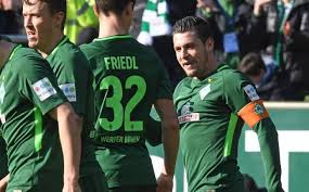 Doch dann traf dragovic erstmals nach fast zwei jahren. 1 Bundesliga Dampfer Fur Eintracht 1 2 In Bremen Nach Hradecky Patzer News Fussballdaten