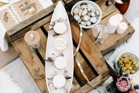 Es scheint, als würden farben, muster und materialien wild miteinander kombiniert. Inspirationen Fur Eine Boho Hochzeit Weddix