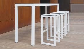 En fonction de leurs usages, elles allient aspect pratique et confort. Table Haute De Jardin Design Blanc Bar Leuven