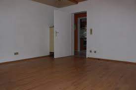 Ab sofort steht eine sehr schöne und helle 120m2 eg wohnung mit wintergarten. Referenzen